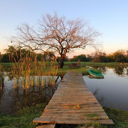Karee & Wild Olive Guest Lodge Hekpoort Exterior foto